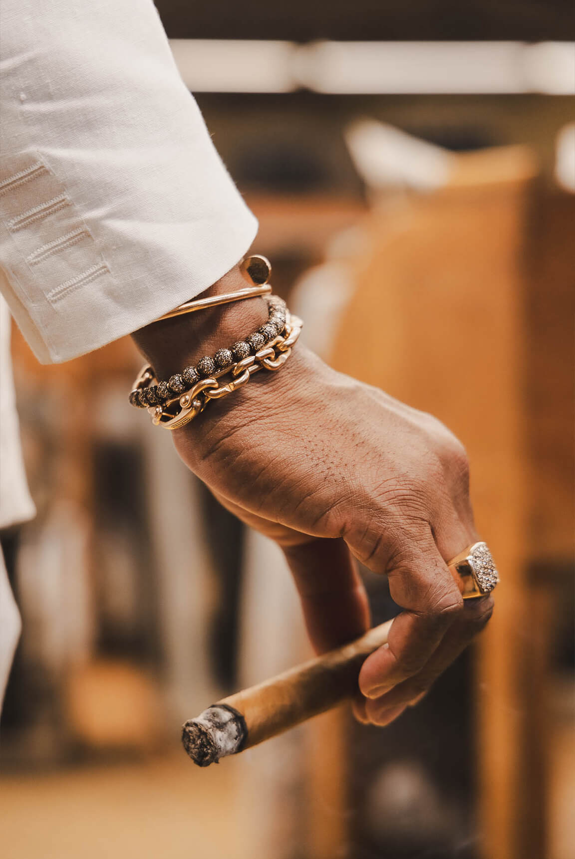 DNice-Avo-Cigars-DeepSleep-Studio-Dominican Republic-smoking-cigar_2